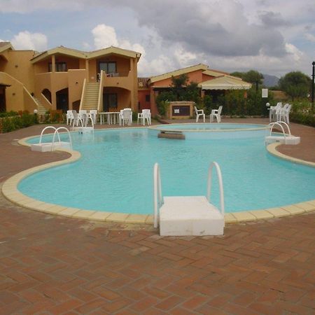 Casa Vacanza A Porto Istana 무르타마리아 외부 사진