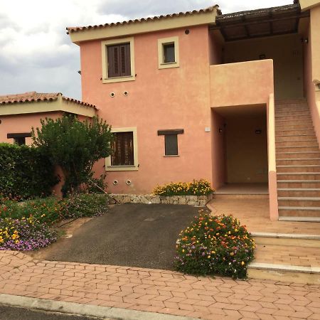 Casa Vacanza A Porto Istana 무르타마리아 외부 사진
