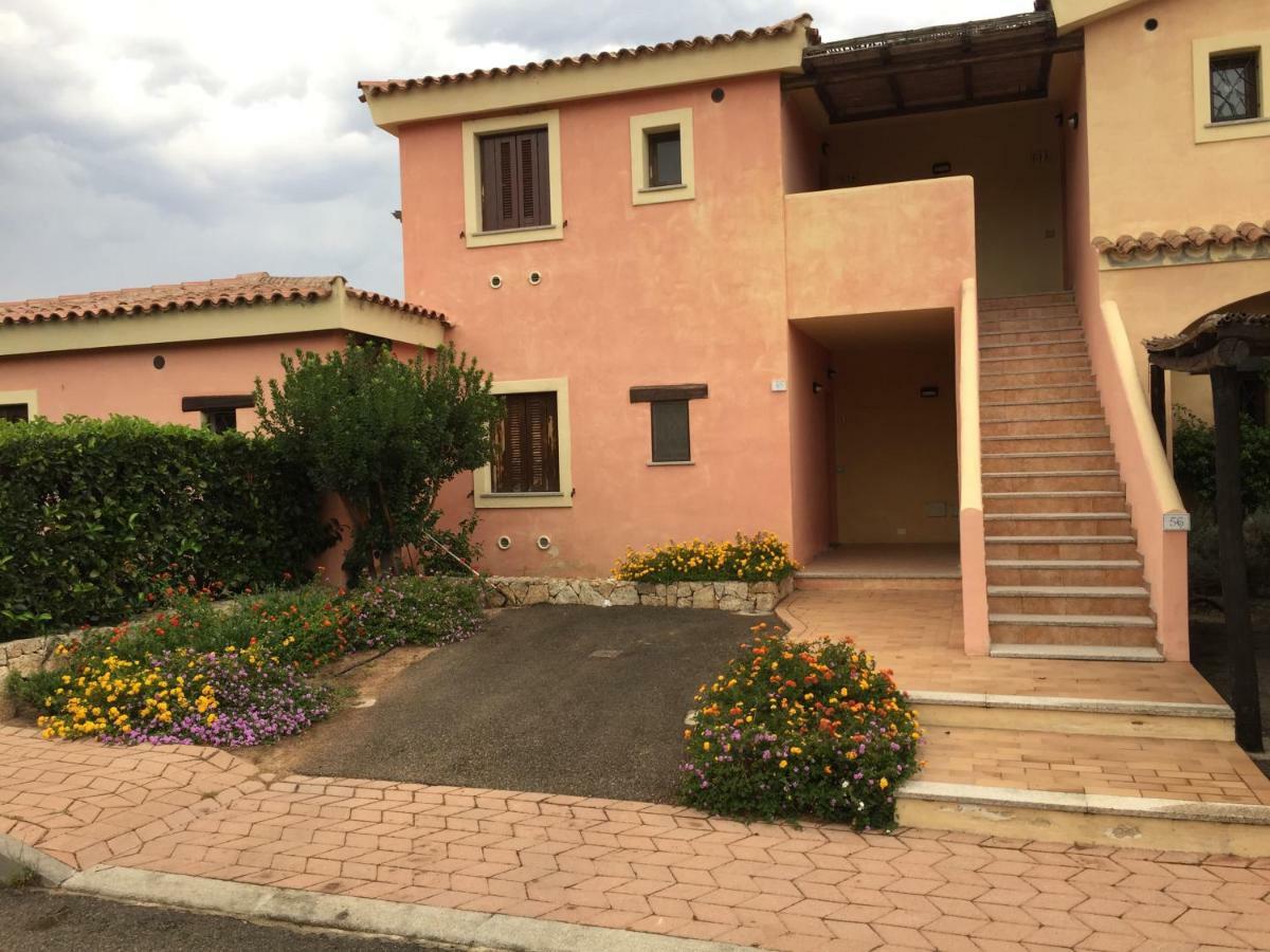 Casa Vacanza A Porto Istana 무르타마리아 외부 사진